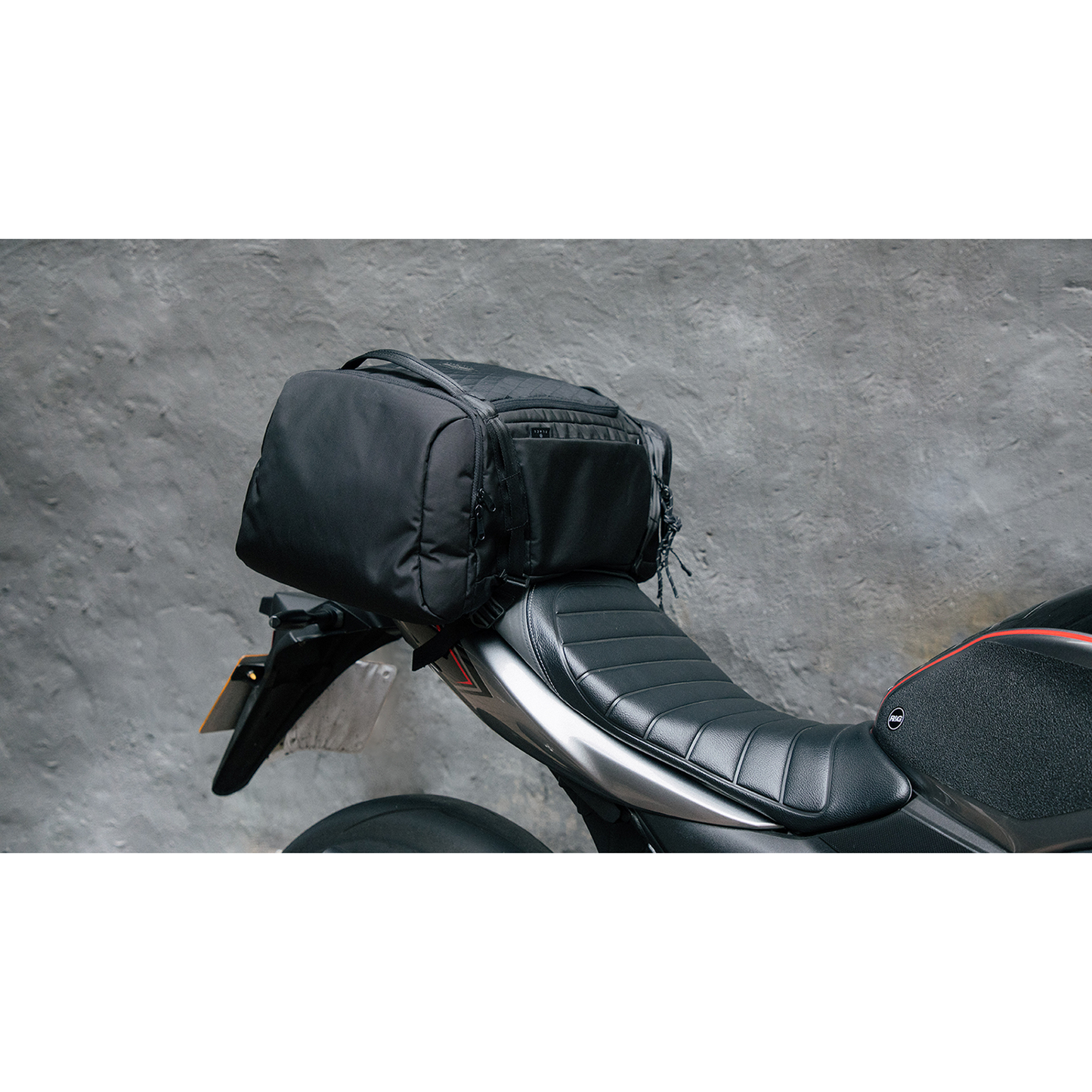 Navigator Black Duffelpack